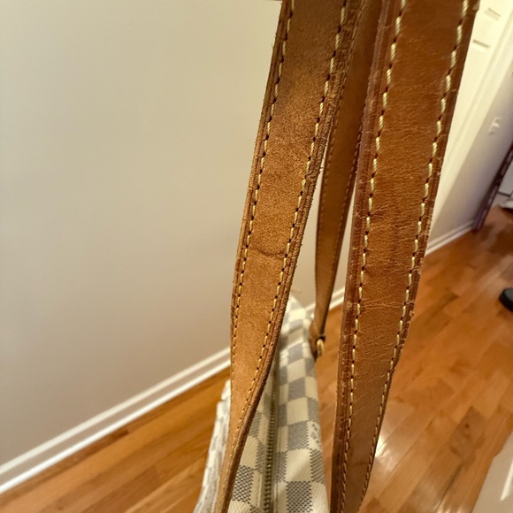 Louis Vuitton Damier Azur Totally PM - Picture 9 of 12